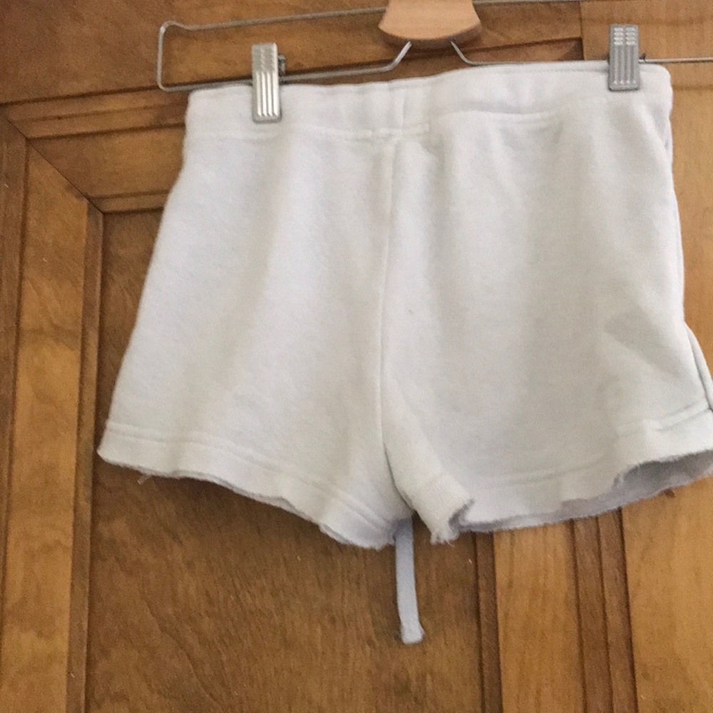 Butter shorts - Picture 2 of 2